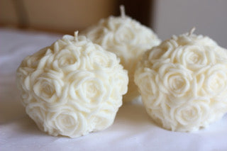 Large roses candle