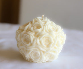 Large roses candle